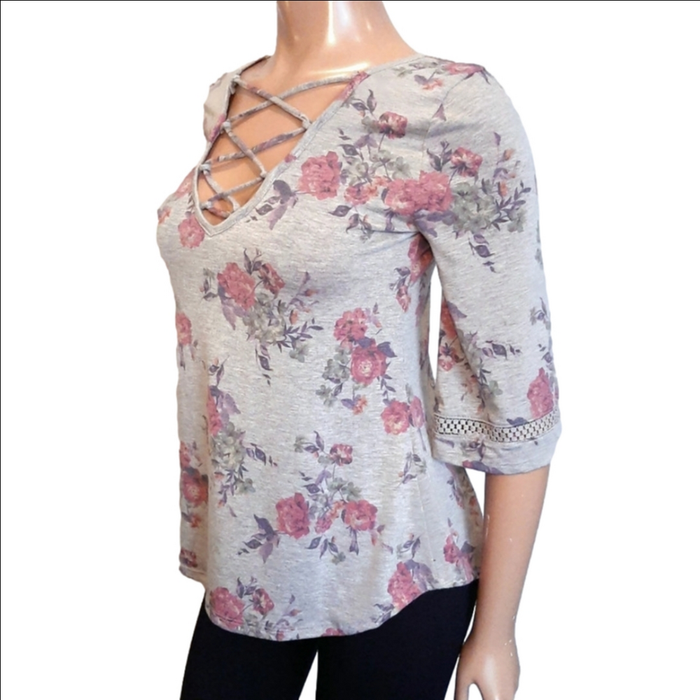 Floral Criss Cross Vneck Top Cropped Bell Sleeve Crochet Strappy Grey